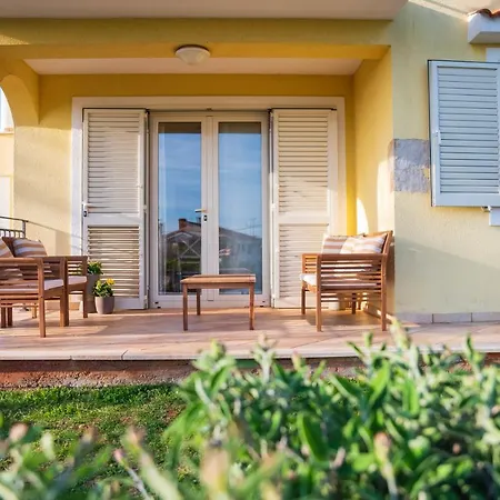 Laetitia Каштелир